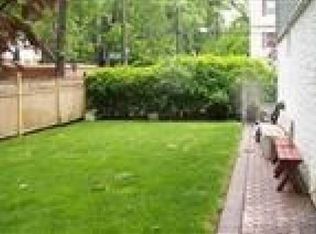 2 Berkshire Rd, Yonkers, NY 10710