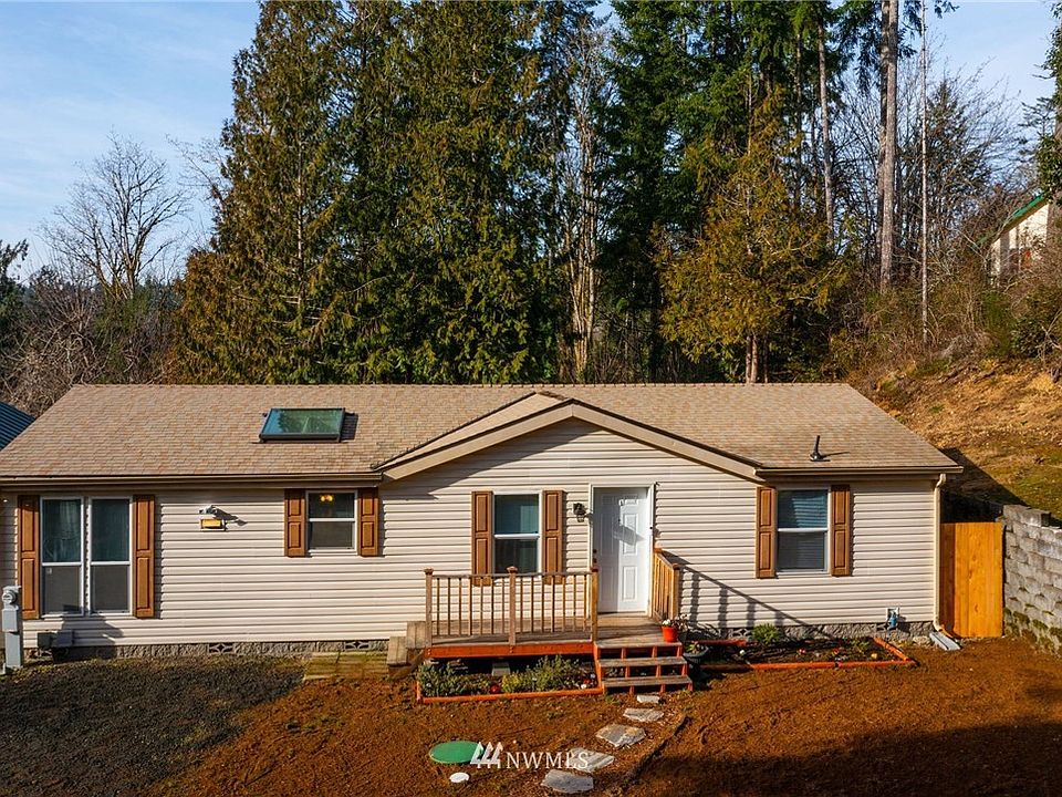 1st image of 460 NE Matthew Dr