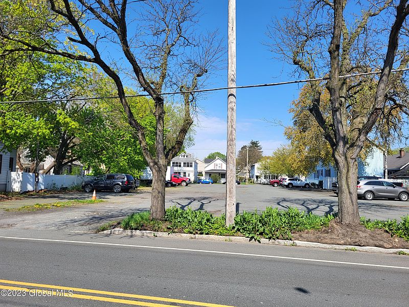 3rd image of 423 3rd Avenue