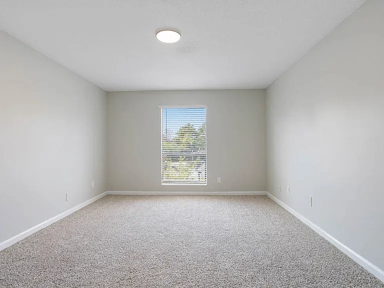 The Onyx Hoover Apartments — Photo 59
