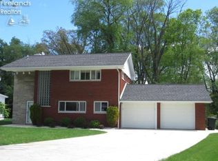 800 Midway Dr, Fremont, OH 43420