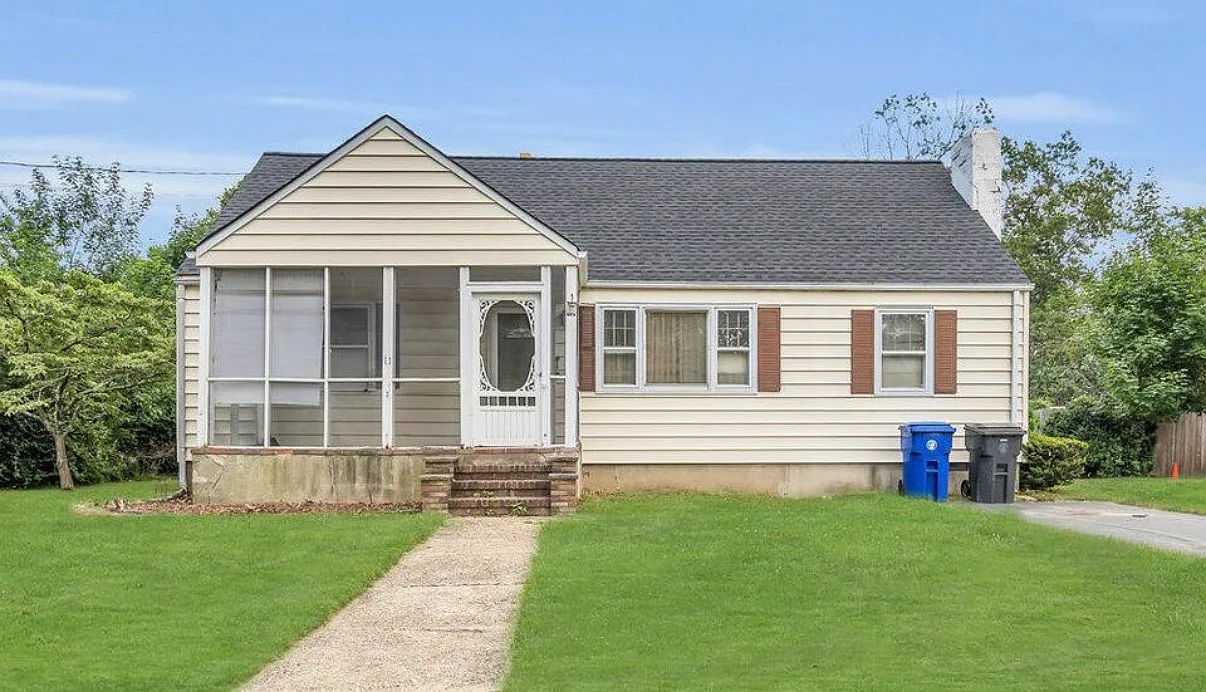 6 bed, 1512 sqft, $4,500 — Photo 1