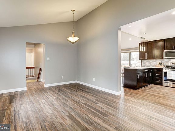 5th image of 11521 Alcinda Ln