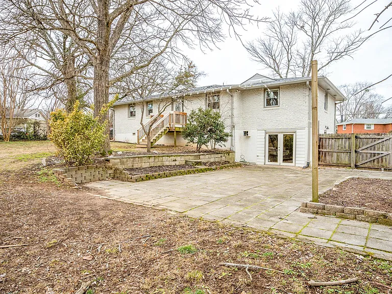 539 Northcrest Dr — Photo 5