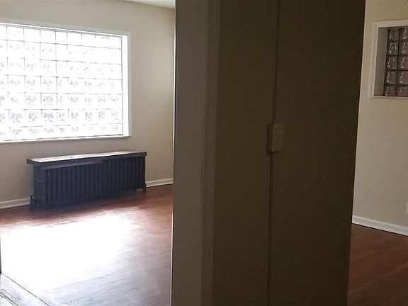 6908 Chaucer Dining Room 2