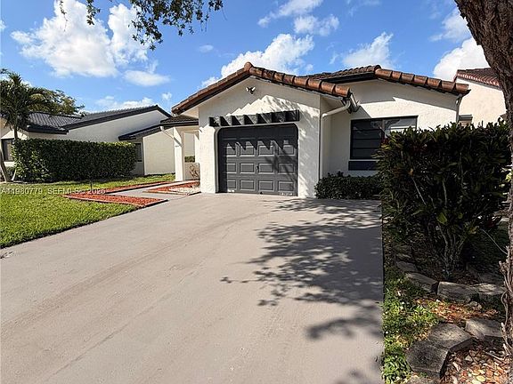 3rd image of 6641 NW 174th Ter