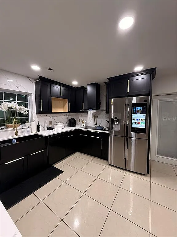 3 bed, 2.0 bath, 1384 sqft, $2,700 — Photo 2