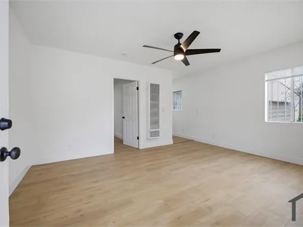 735 1/2 W 45th St, Los Angeles, CA 90037