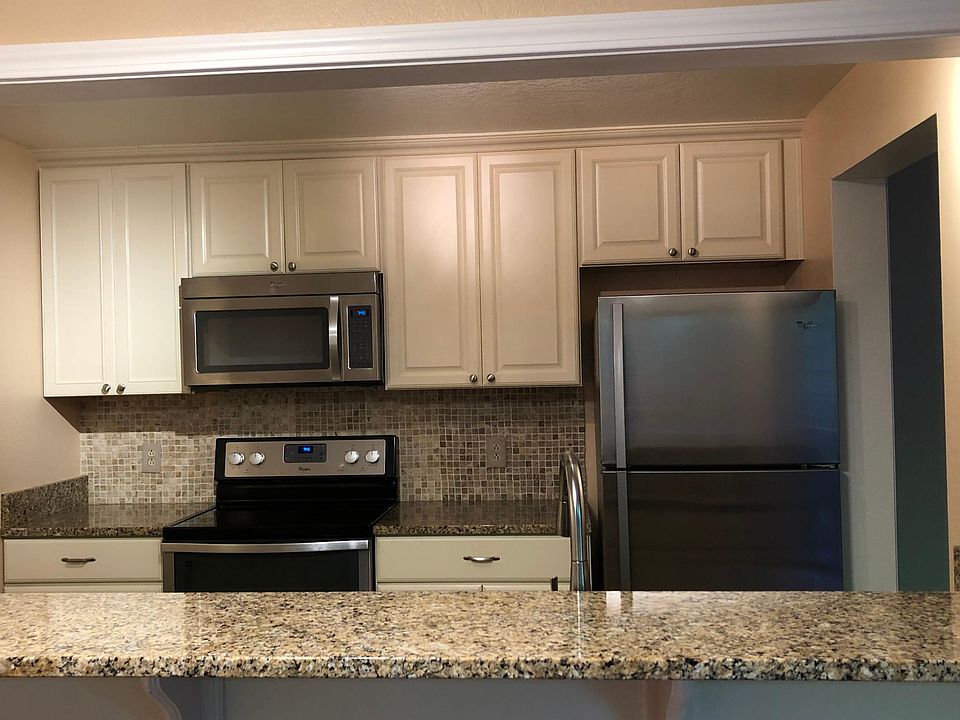 Kitchen with SS Whirlpool appliances
