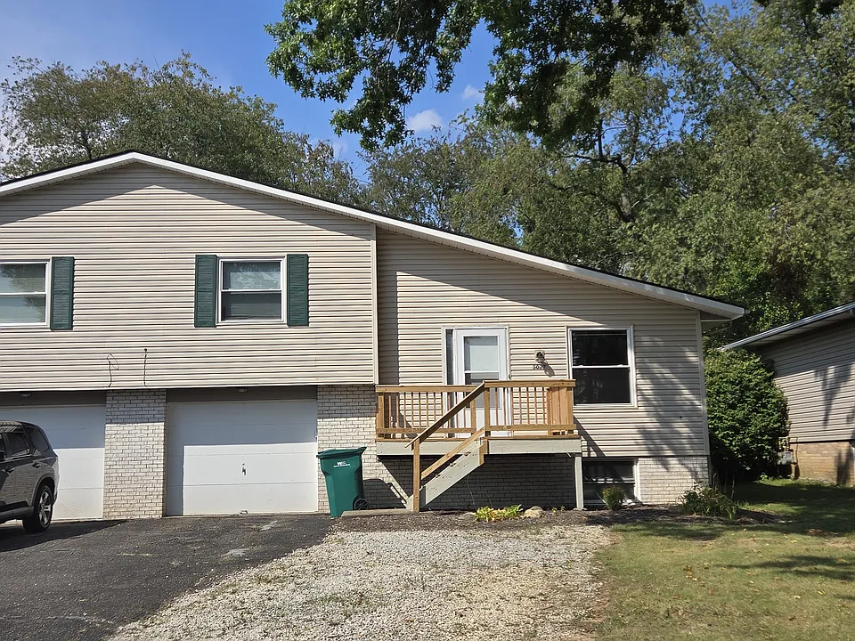 Newly painted and updated duplex in Perry township