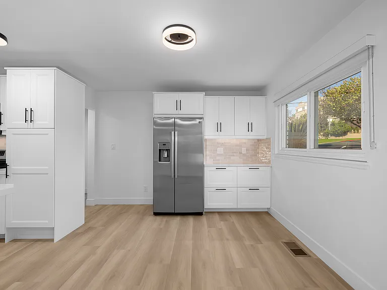 2256 Albatross St #4 — Photo 9