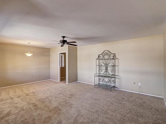 3rd image of 10147 W Pinehurst Dr