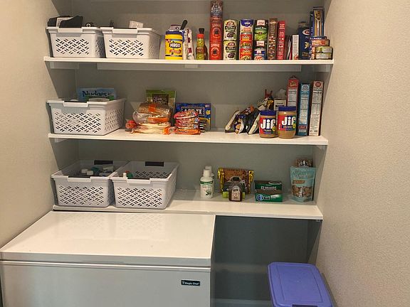 Laundry room & Pantry