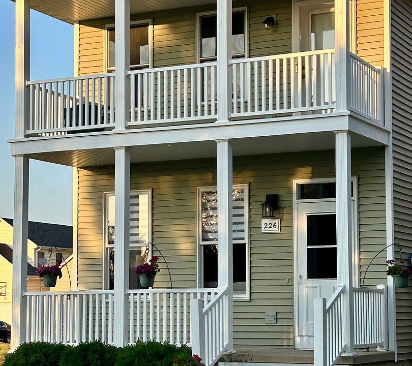 1st image of 226 Burton Ln