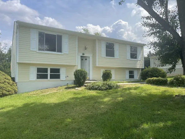 4404 Carrier Ct, Chantilly, VA 20151