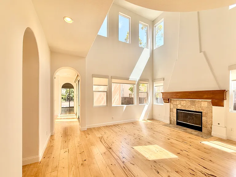 13835 Kerry Ln — Photo 5