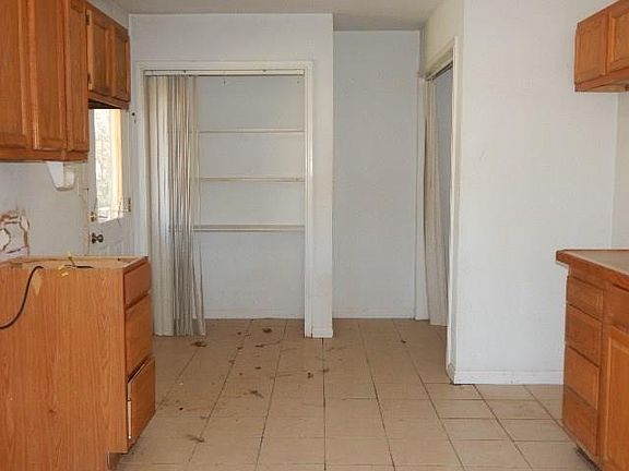 4th image of 15910 W Loop Dr