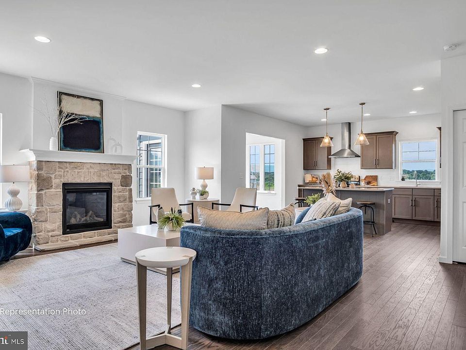 2nd image of 222 Rockville Blvd