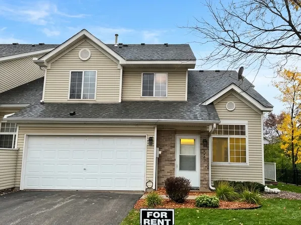 8892 Spring Ln, Woodbury, MN 55125