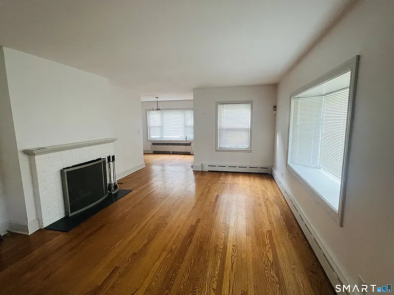 958 Middlesex Tpke — Photo 3