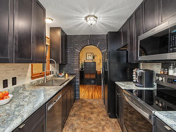 4th image of 10524 7th St NE