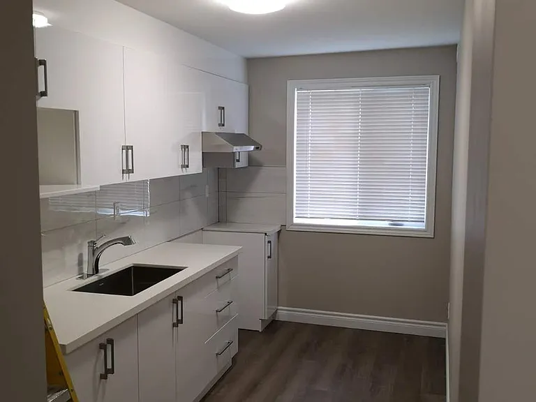 28 Earl St #B — Photo 2