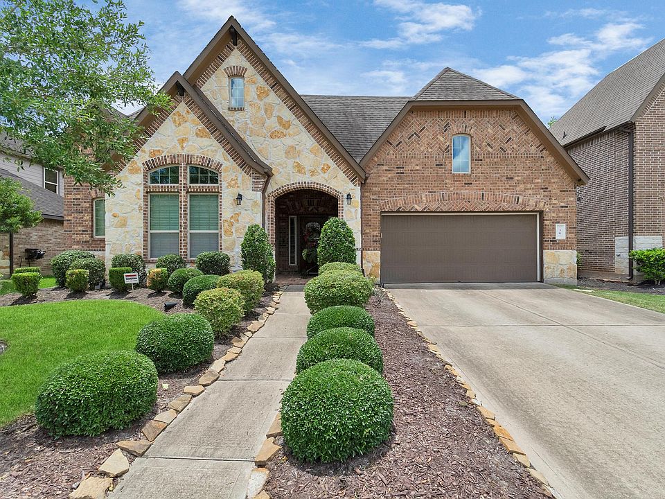 1st image of 30 Cinque Terre Dr