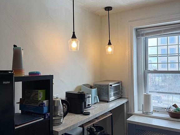 3rd image of 3306 Arch St #4