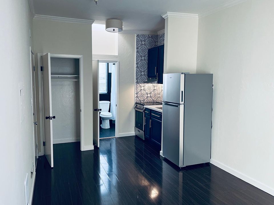 1st image of 426 Broadway St #305