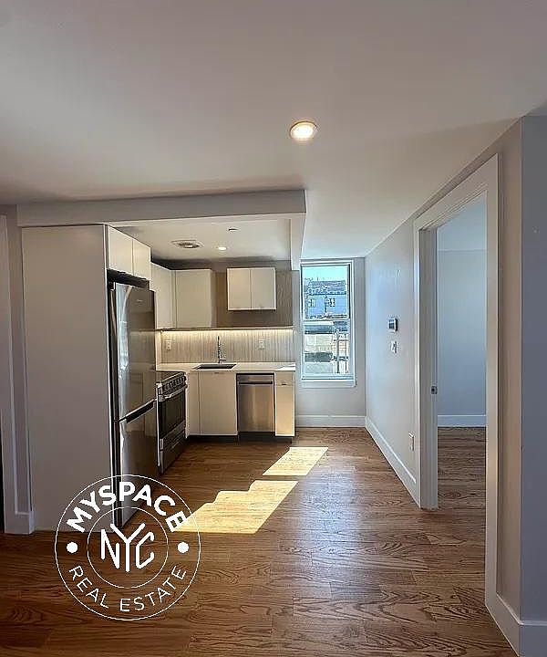 1st image of 996 Carroll St #5R