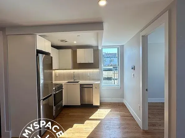 996 Carroll St #5R, Brooklyn, NY 11225