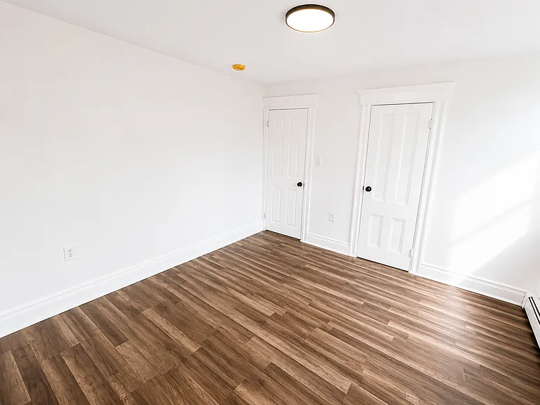 259 S 6th St #3 — Photo 8