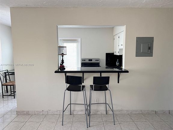 3rd image of 816 NE 10th St Unit 1