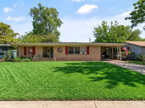 915 Liberty Dr, Irving, TX 75061