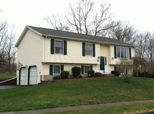 165 Hawks Nest Cir, Middletown, CT 06457