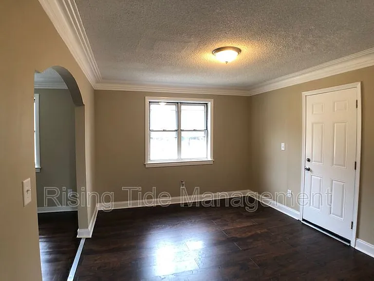 724 Self Dr — Photo 13