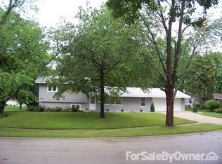 590 Durham Ct, Hoffman Estates, IL 60169