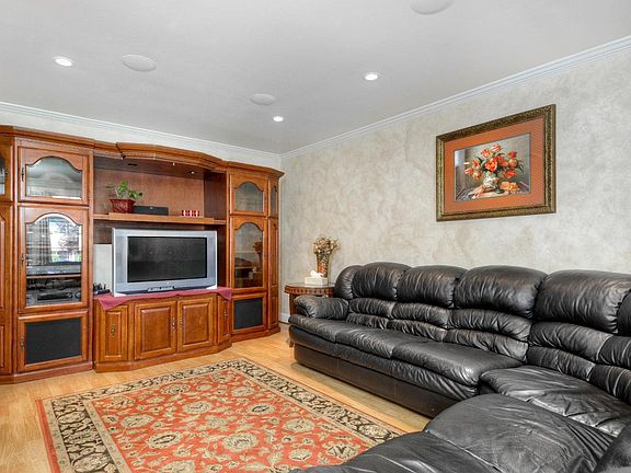 4th image of 108 Moundhaven Ct