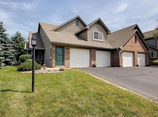 18600 Brookfield Lake Dr, Brookfield, WI 53045