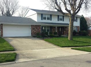 1302 Rona Parkway Dr, Fairborn, OH 45324