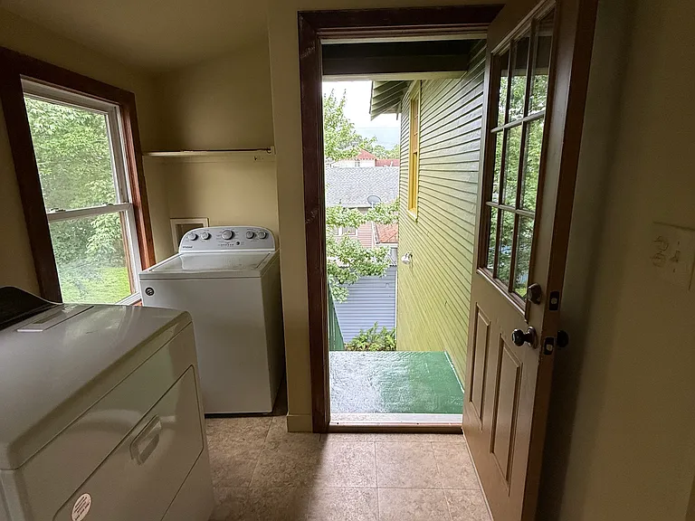 2225 Dante St — Photo 31