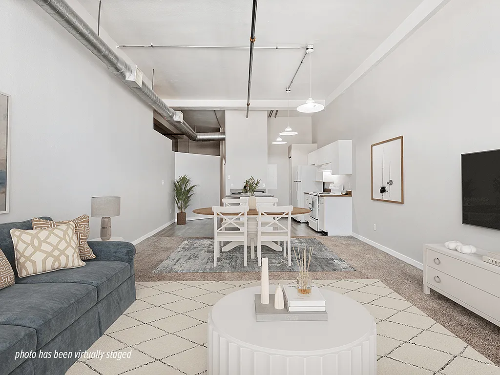 LaSalle Apartments — Photo 1