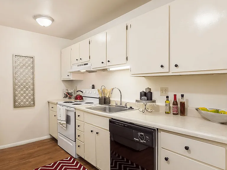 Lots of Cabinet Space