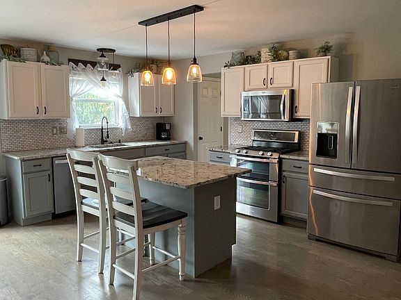 3rd image of 302 Briarchase Cir