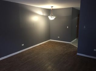 101 Dover Dr APT 11, Des Plaines, IL