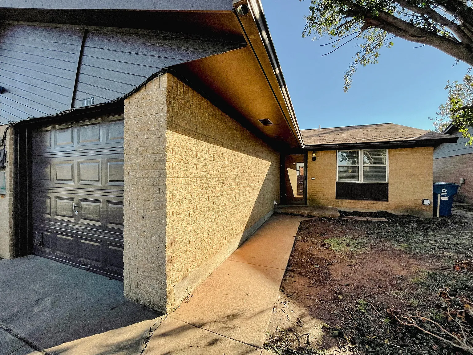 1006 Swan Lake Court - 1 — Photo 1