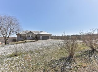 220 River Ct, Spokane, MO 65754