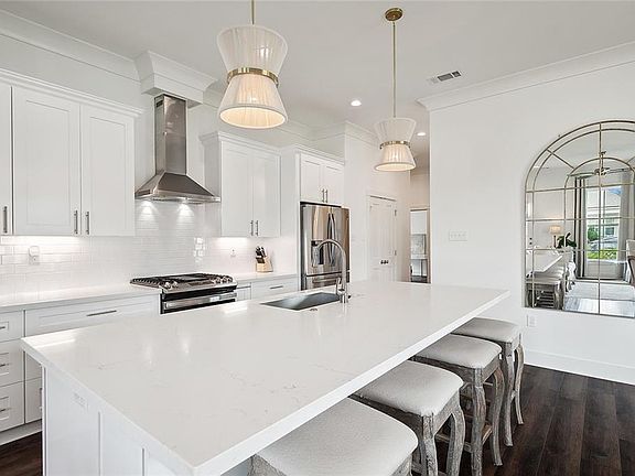 5th image of 2020 Begue Ln