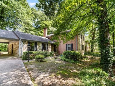 1204 Hobbs Rd, Greensboro, NC, 27410