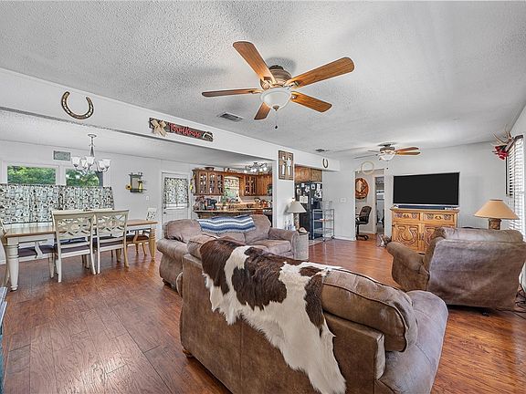 3rd image of 114 Brewster St